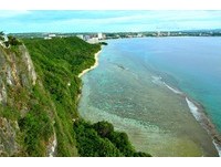 关岛最凄美爱情地　海岸线可见男生五官侧脸