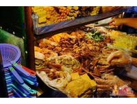 高雄人气排队美食！吸饱酱汁超入味的木橱卤味