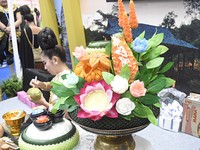 泰国果雕大师手艺超惊人　逛旅展看表演送肥皂雕花