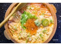 高雄“比脸大”木盆N<饭　一次能吃到7种海鲜！