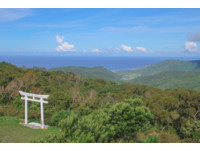 在纯白鸟居眺望山海！南台湾山中最宁静的一道日式风景