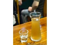 台日情怀复古居酒屋　腐乳咸酥鸡加上小米酒超对味