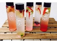 渐层配色超梦幻！台南气泡饮料店看得到水果在漂浮