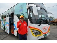全天无限搭乘只要89元！小琉球环岛列车“鲁夫”当司机