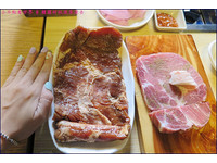 大口吃肉不伤荷包！韩国平价烤肉店　软嫩调味排骨