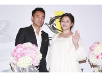 汪小菲爱妻饭店S Hotel今开幕　大厅墙面摆满大S美照