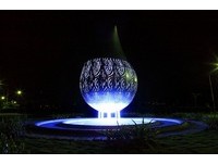 仁义潭“嘉义之眼”成新地标　水滴装置艺术夜间更美！