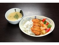 拉面店也吃得到定食！面屋武藏新推两款咖喱饭定食
