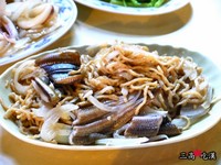 面条Q弹、蒜香焦气超开胃！台南鳝鱼意面老店