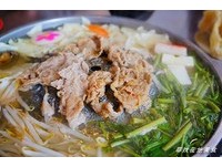 蔬菜免费吃到饱！高雄老字号韩国烤肉店