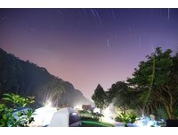 有沙坑、溜滑梯还有露天图书馆！台中五星级卫浴露营地