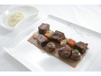 国泰与文华东方跨国合作机上餐　每个月都有新菜色