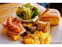 高雄巷弄中的工业风早午餐店！现打蔬果汁、有机炒蛋