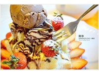 左拥中西风味复方茶　右享宛如艺术品的“草莓花园”