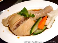 还有免费鸡汤！肉细嫩多汁带酒香的“海南鸡饭”