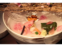 春天的季节　新都里推樱花套餐把樱花入菜
