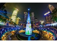 世界唯一360度3D立体光雕耶诞树　新北耶诞城今点灯