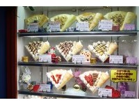 人气玛莉欧可丽饼　柔嫩饼皮包住乳酪蛋糕及满满鲜奶油