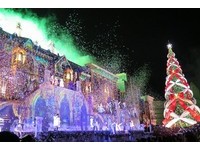 “死前必看10大圣诞树”点灯了　37万LED灯照亮夜空