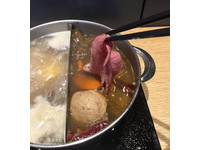 一个人也可以吃的鸳鸯麻辣锅！必点招牌水梨骨汤