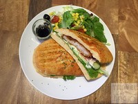 香港工业区内的生活家居咖啡厅！品尝特色义式料理