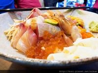 朴实日式小店暗藏大碗公海鲜N<　还附无限续味噌汤！