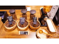 从点餐到找钱　让你动手制作自己的餐点！内湖觉旅咖啡