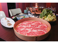 牛排教父邓有癸跨界卖火锅！用顶级牛排肉当成火锅肉