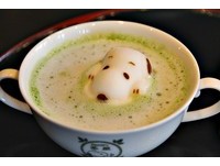 太可爱了！全球首间Snoopy茶寮　狗脸浮在茶汤上融化