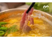飘香50年扁鱼锅！自制蔬菜汤底、招牌温体猪肉片