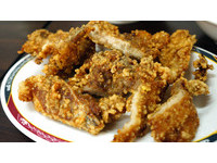 台北平价小吃店　必点高CP值酥脆炸排骨！