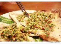 隐身在清境山中的云南料理！塞满辛香料的“包料鱼”