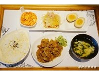 提供小孩专属游戏区！小清新风格的百元韩式料理店