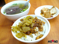 新竹飘香30年！带有咖喱香料味的鲁肉饭