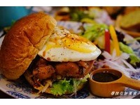 高雄清新早午餐新开幕！日式烤鲑鱼饭团、手作汉堡