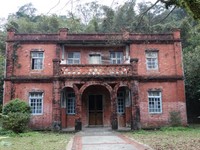 捕捉微笑月台、看老师傅打铁　平双小旅行气氛好复古