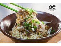 家族传承的古早味面店！大骨熬煮高汤将原味简单呈现