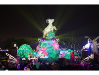 台北灯节正式登场　鲁夫海贼羊、钢铁熊花灯好吸睛