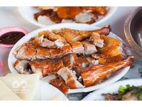 每日现宰！高雄经营30年的烤鸭老店　一鸭两吃幸福滋味