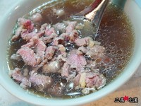台南小吃宵夜场！超人气现宰土产“牛肉汤”