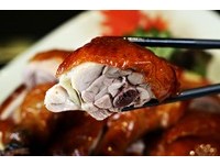“黄金鸡”煮3天口感像烤鸭！北市私厨餐厅有阿嬷的味道