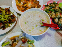 大稻埕人气热炒店　招牌竟是旗鱼“米粉汤”