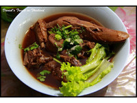 清迈南方的小吃天堂　吸附汤汁好入味的鸭肉米粉