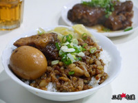 是简餐店还是台湾小吃店？多元香气的卤肉饭
