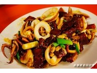 夜间海景相伴！从小吃到大的回忆　旗津万二海产