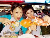 看星星、吃螃蟹！李秀媛、张月丽新加坡印尼双岛游