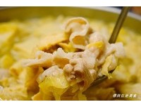 同好推荐！10种配料随你加　酸菜白肉锅“吃到饱”