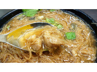 吃得饱的手工黄金面线　大肠、蚵仔外还有肉丁！