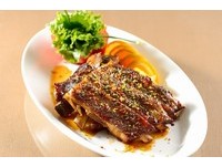 搭中秋烤肉风　台北福华推加热5分钟可食用猪肋排　