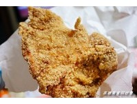 凤山新开幕！撒上独门胡椒粉　腌渍入味的多汁鸡排